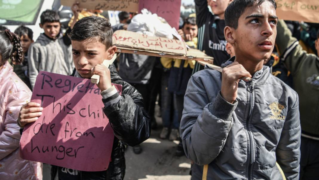 152 gündür felaketi yaşıyorlar: Gazzeli çocuklardan 'ölüyoruz' protestosu 5